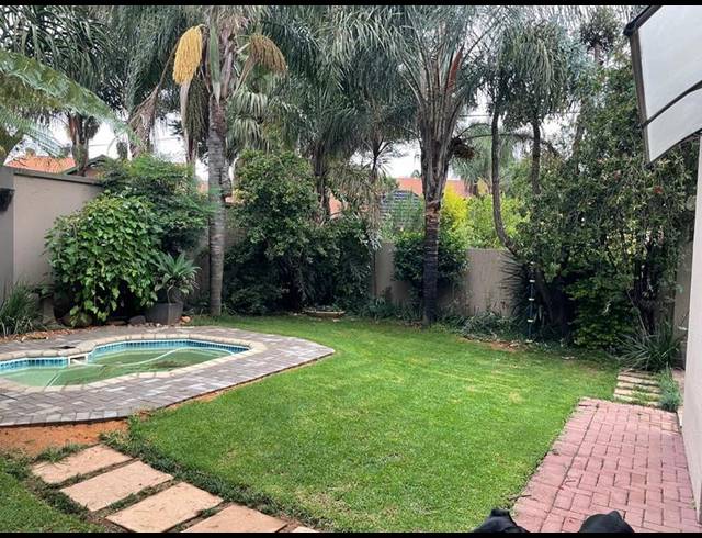 3 BEDROOM TOWNHOUSE FOR SALE IN AERORAND